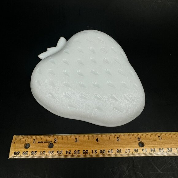 Vintage Strawberry Shaped White Milk Glass‎ Trinket Candy Dish Bowl Hazel Atlas - Picture 3 of 7